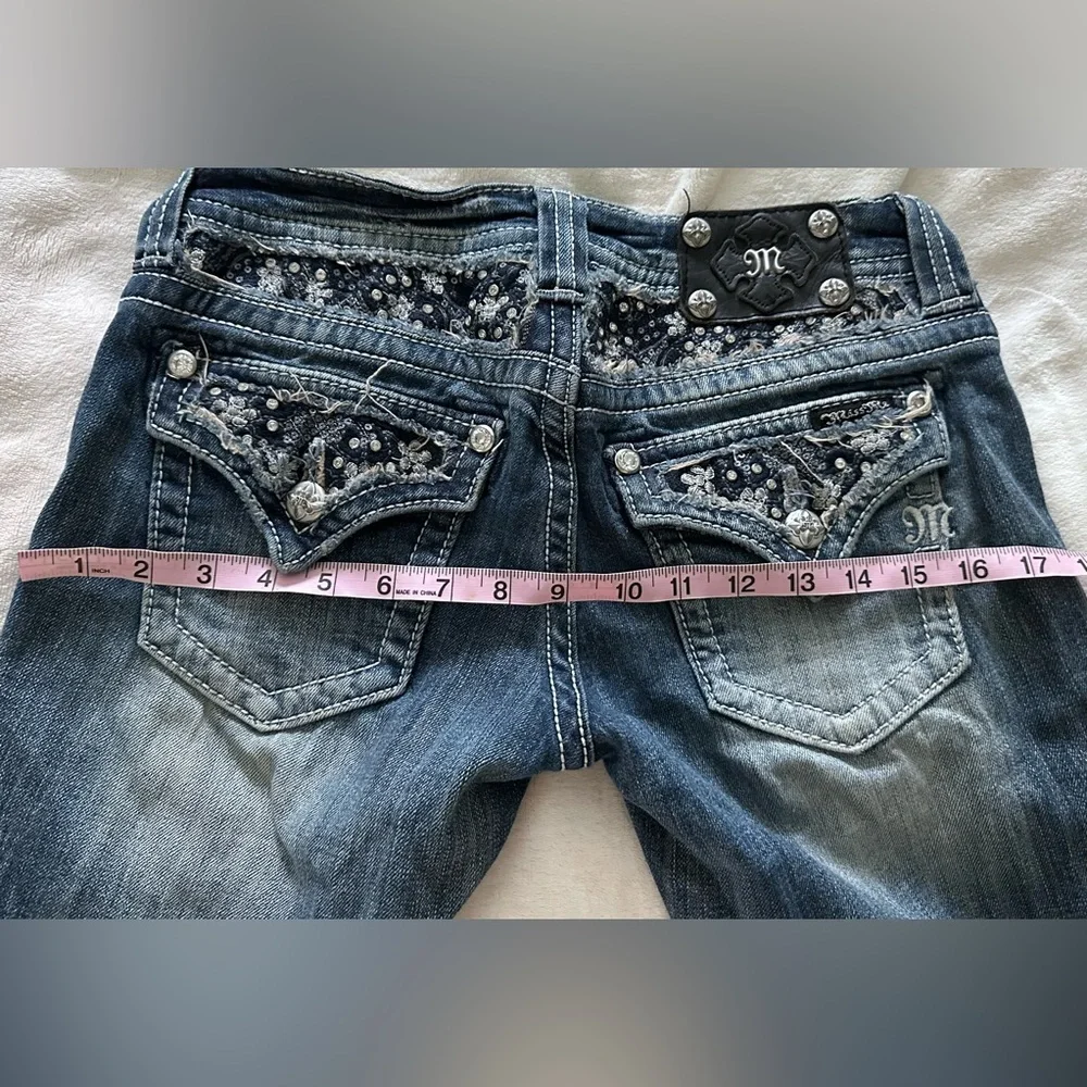 Women's vintage Y2K Miss Me Bootcut Jeans
Cute distressed sequin design - Picture 8 of 12